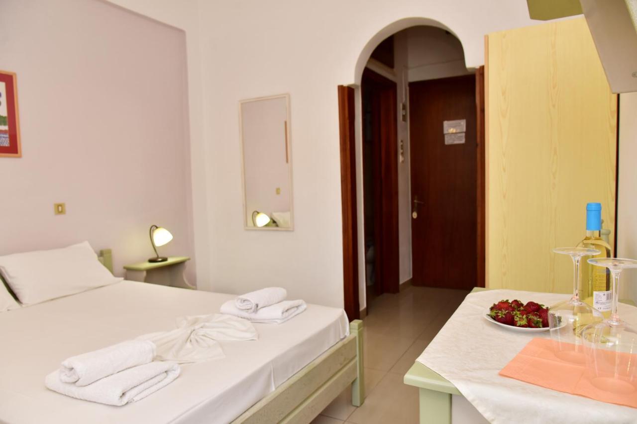 Filoxenia Apartments 2 Palaiochora Bagian luar foto