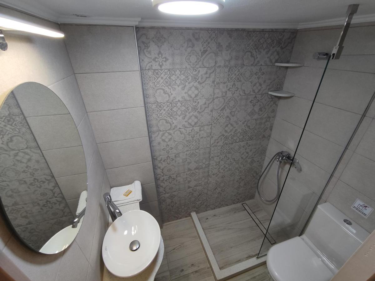 Filoxenia Apartments 2 Palaiochora Ruang foto