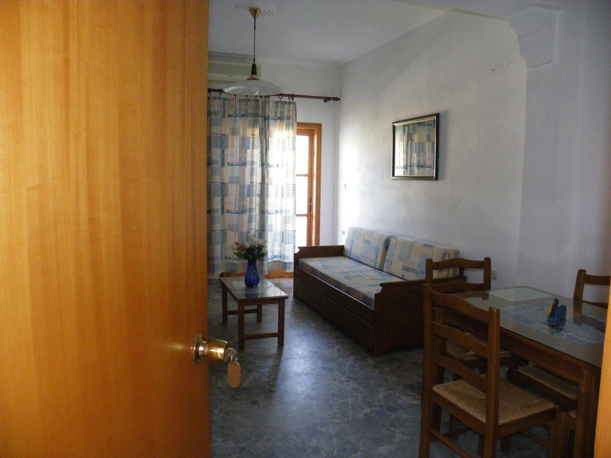 Filoxenia Apartments 2 Palaiochora Bagian luar foto