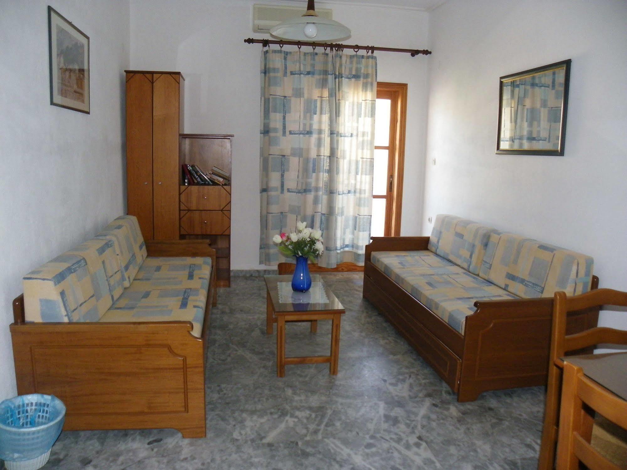 Filoxenia Apartments 2 Palaiochora Bagian luar foto